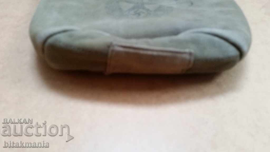 Delivery of Old canteen case - read the auction carefully