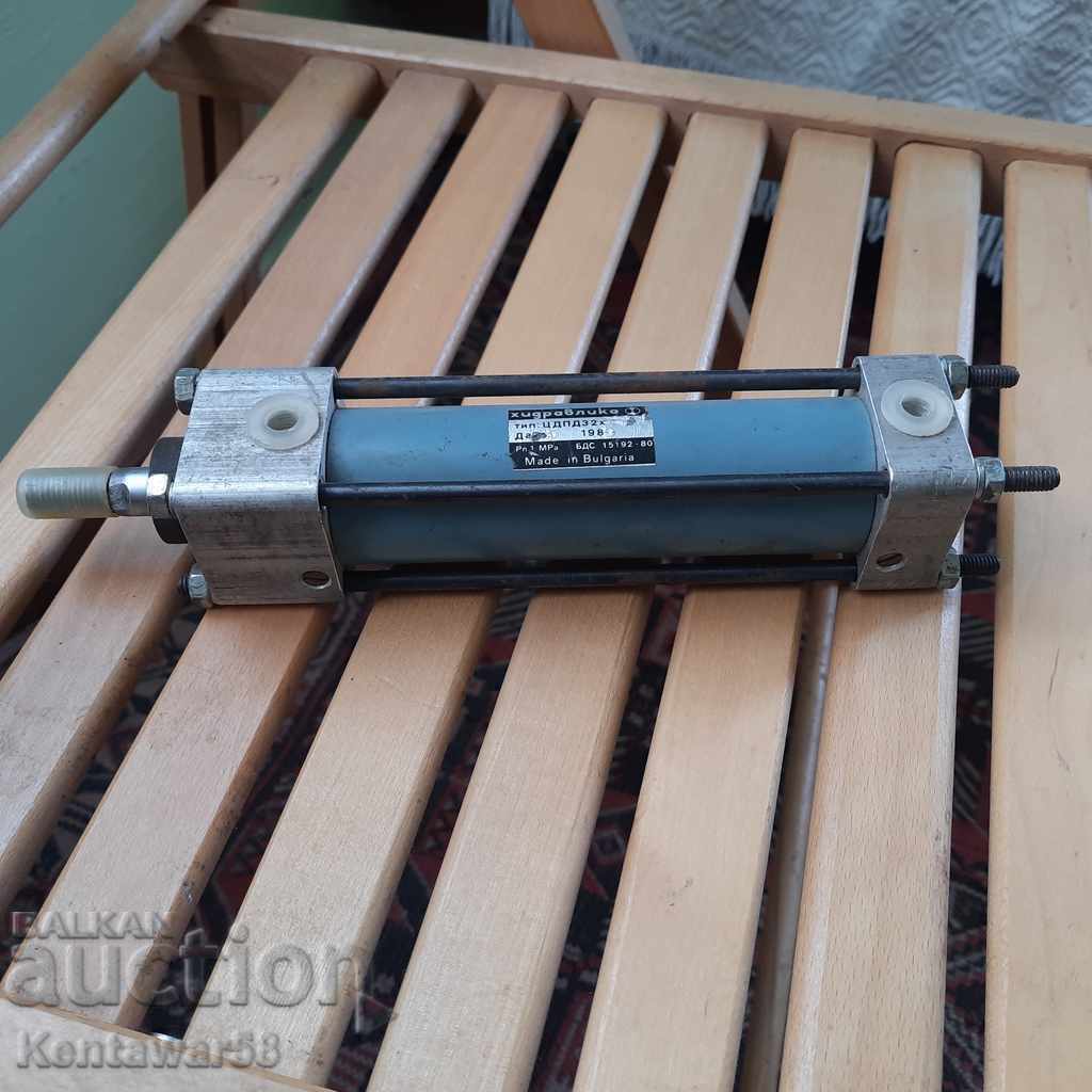 Pneumatic cylinder CDPD 32×100 new.