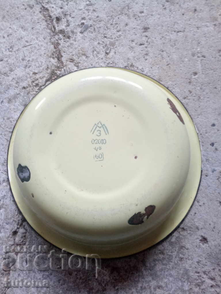 Παράδοση εμαγιέ μπολ Παράδοση εμαγιέ μπολ