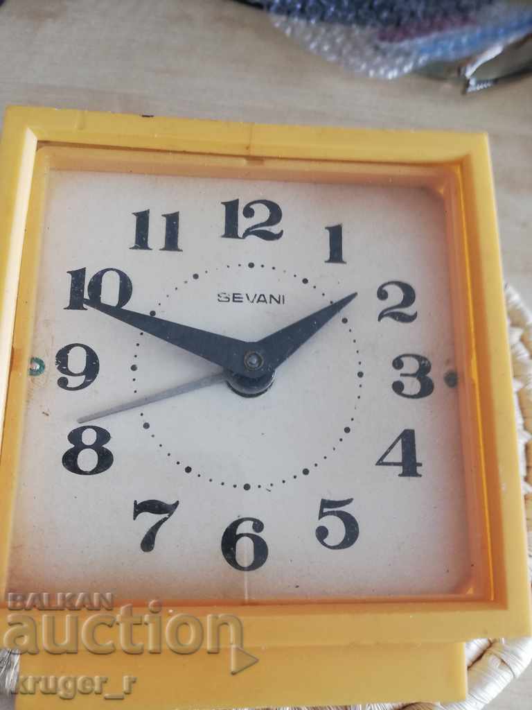 Ξυπνητήρι SEVANI με τιμή 4.00 BGN | € 2.05 Ξυπνητήρι SEVANI με τιμή 4.00 BGN | € 2.05