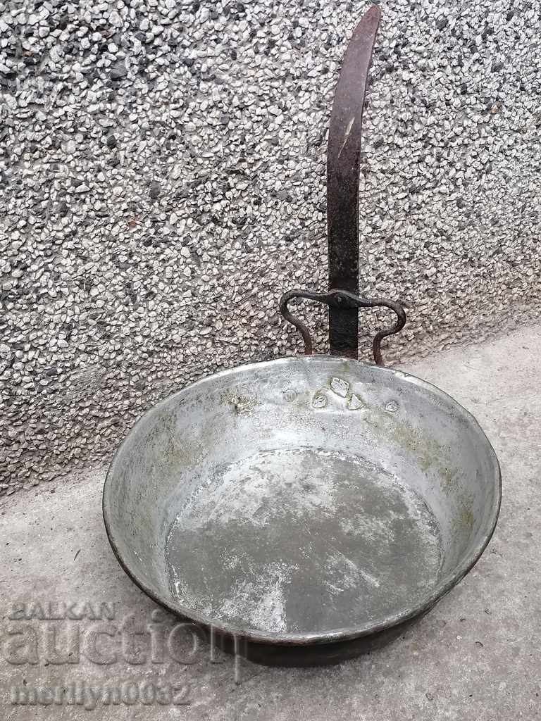 An old copper pan, a baker, a tray, a copper pot with price 88.00 BGN | € 44.99 An old copper pan, a baker, a tray, a copper pot with price 88.00 BGN | € 44.99