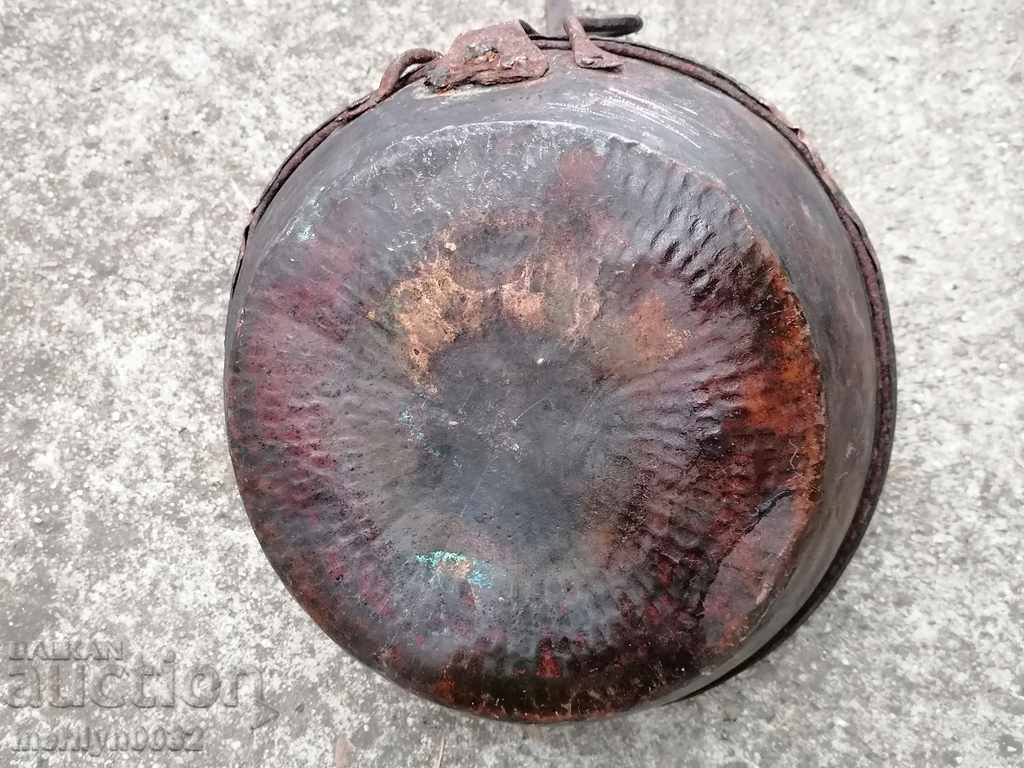 Delivery of An old copper pan, a baker, a tray, a copper pot Delivery of An old copper pan, a baker, a tray, a copper pot