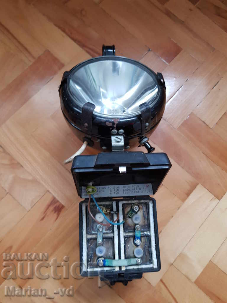 Old rechargeable bakelite floodlight - 6 Old rechargeable bakelite floodlight - 6