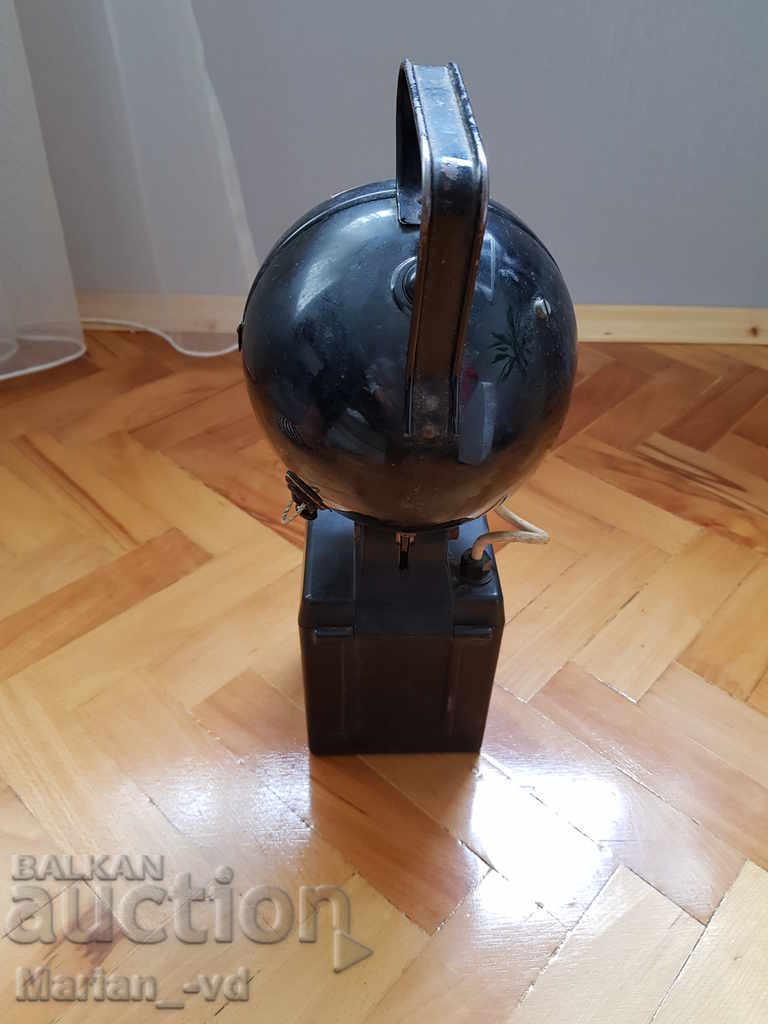 Old rechargeable bakelite floodlight - 7 Old rechargeable bakelite floodlight - 7