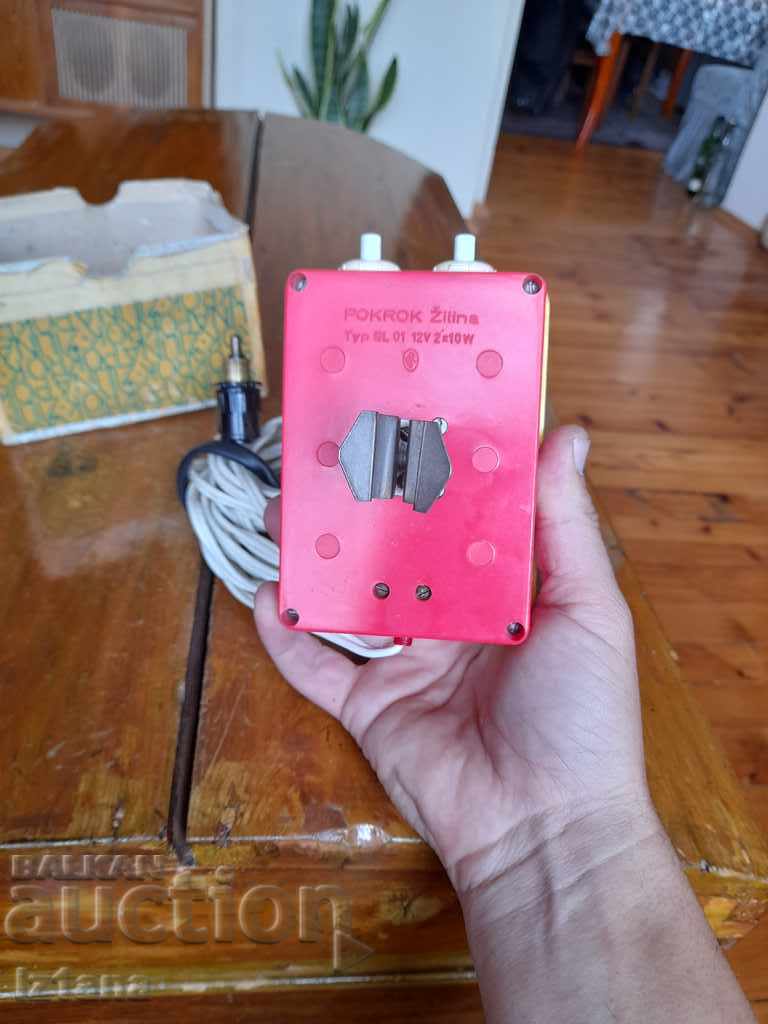 Delivery of Old removable car lamp