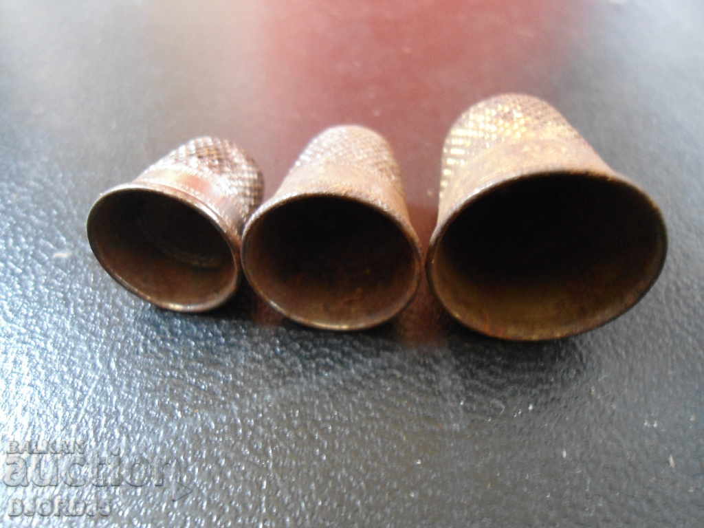 Auction Old thimbles, 3 pieces Auction Old thimbles, 3 pieces