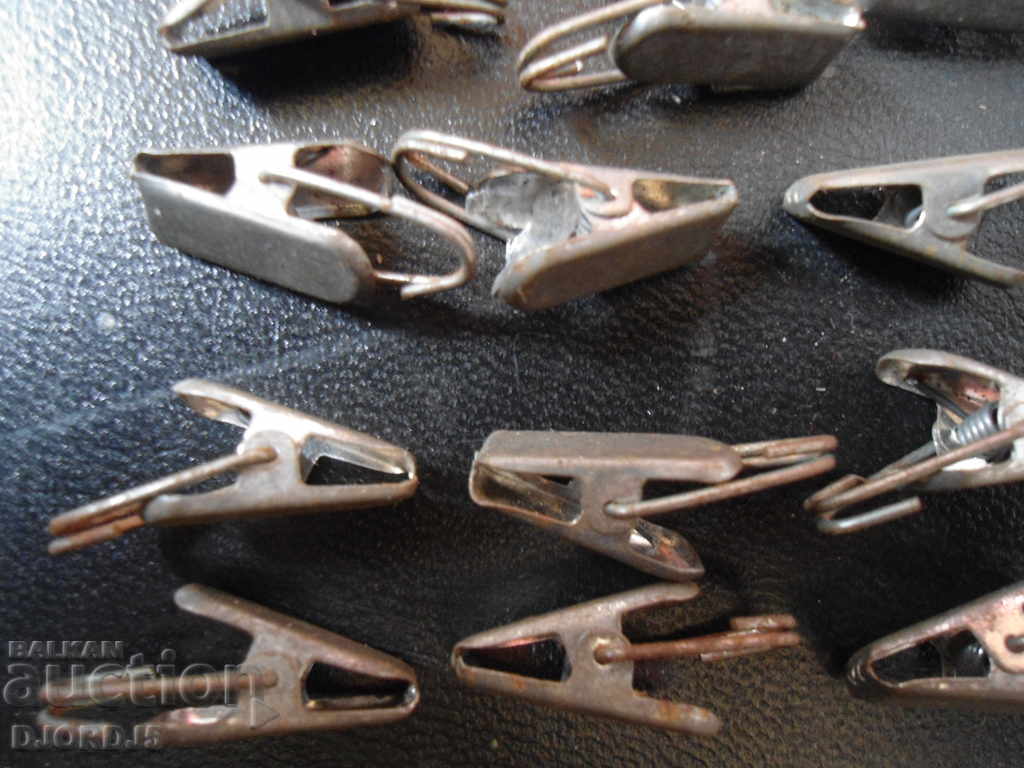 Old metal curtain clips with price 5.00 BGN | € 2.56 Old metal curtain clips with price 5.00 BGN | € 2.56