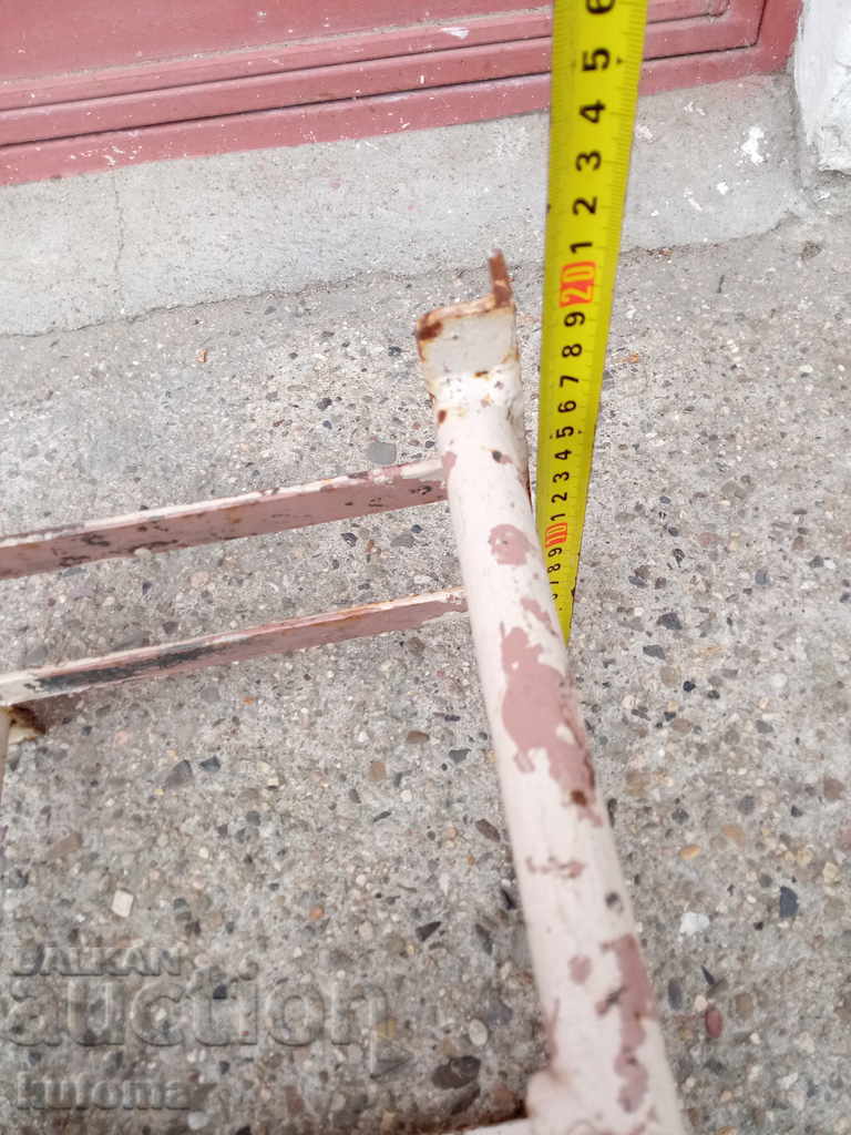 Delivery of Old iron stand