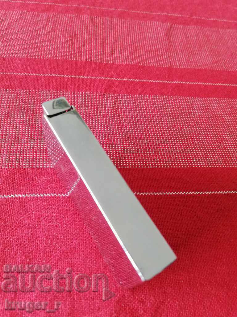 Auction  Lighter KENT