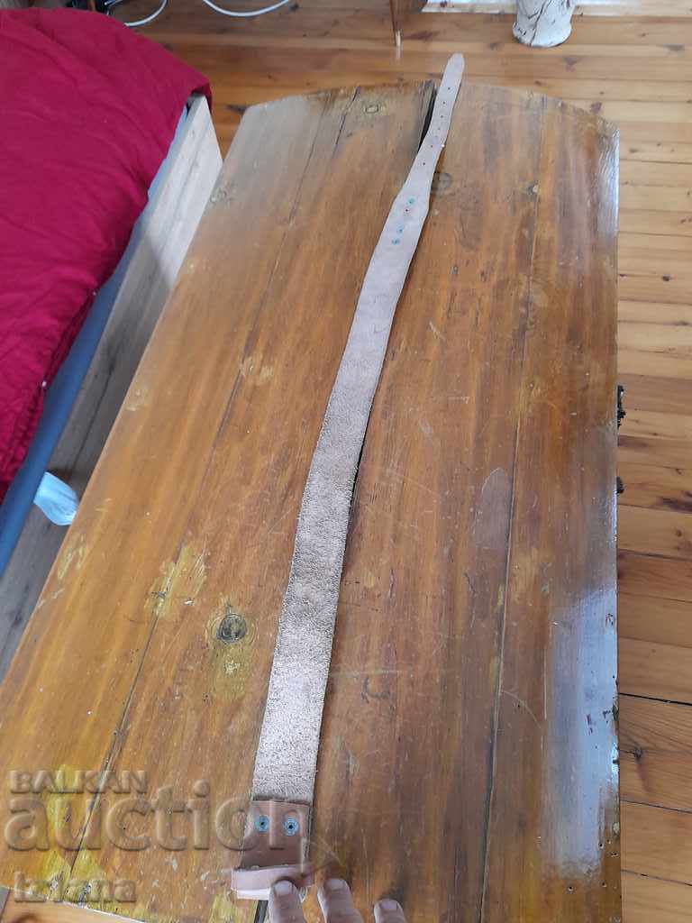 Delivery of Old leather strap, rifle strap Delivery of Old leather strap, rifle strap