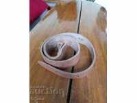 Curea veche de piele, curea de pușcă