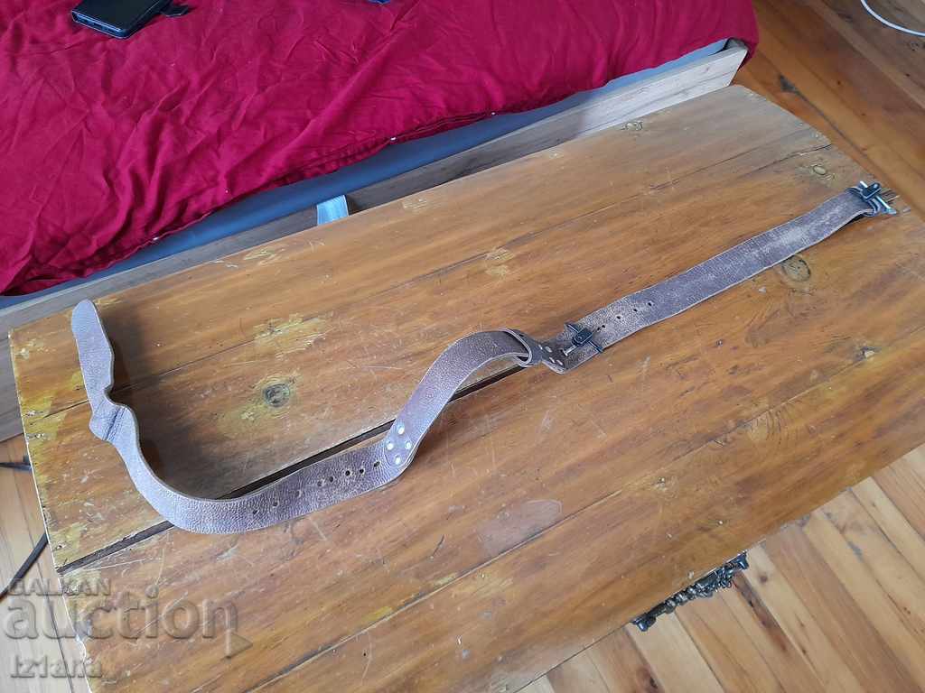 Old leather strap, rifle strap with price 55.00 BGN | € 28.12 Old leather strap, rifle strap with price 55.00 BGN | € 28.12