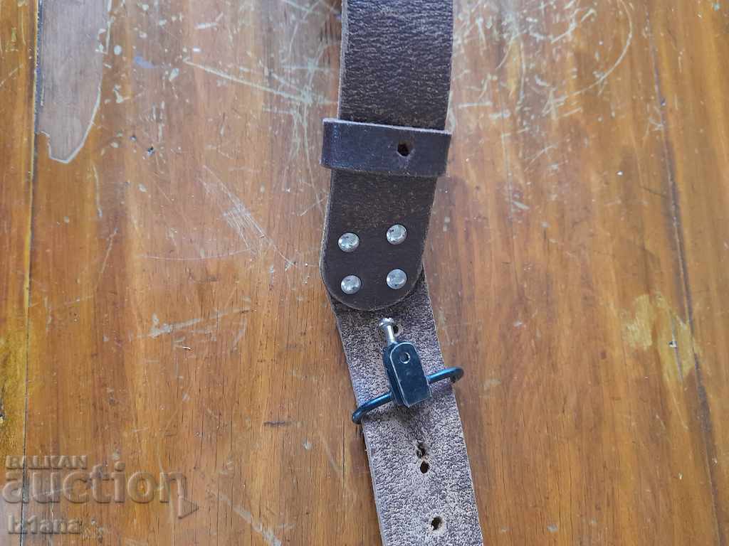 Auction Old leather strap, rifle strap Auction Old leather strap, rifle strap