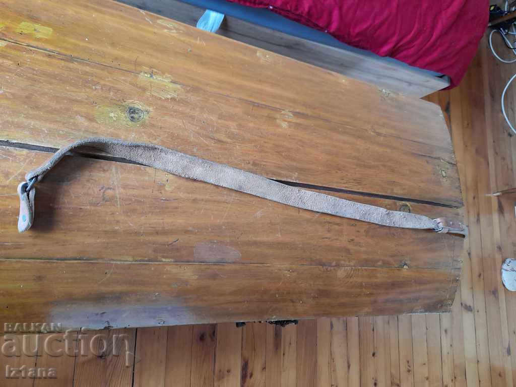 Auction Old leather strap, rifle strap Auction Old leather strap, rifle strap