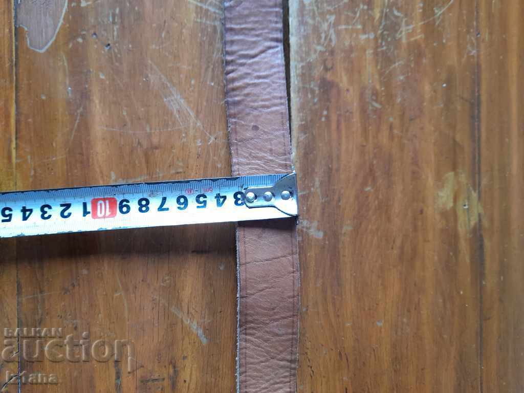 Delivery of Old leather strap, rifle strap Delivery of Old leather strap, rifle strap