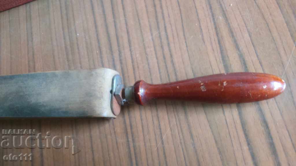 OLD TABLE, RAZOR GRINDER - 6 OLD TABLE, RAZOR GRINDER - 6