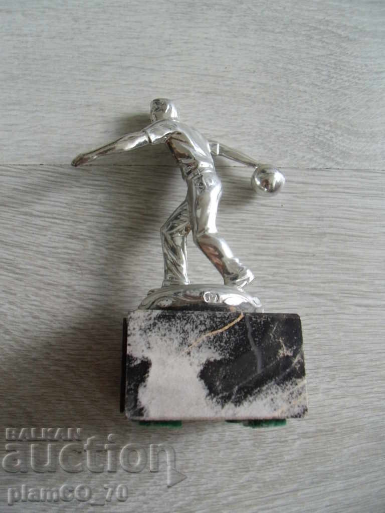 Delivery of № * 5325 old metal prize statuette