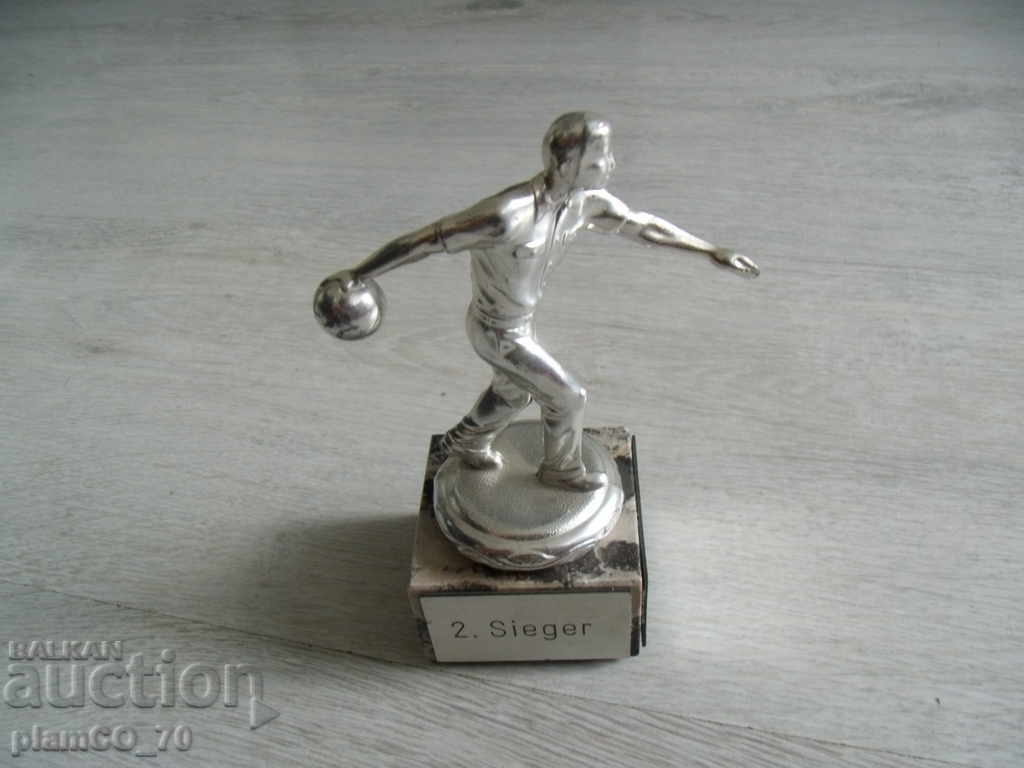 Nr. 5325 veche statuetă metalică de premiere Nr. 5325 veche statuetă metalică de premiere