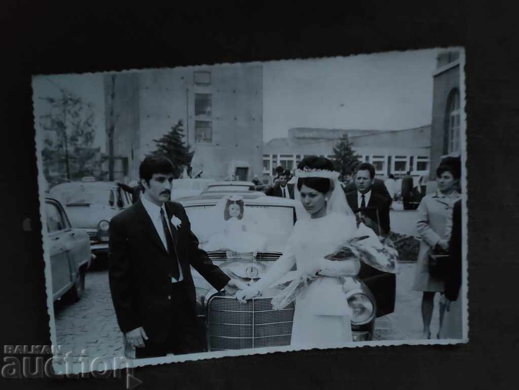 People's Republic of Bulgaria at a wedding with Mercedes