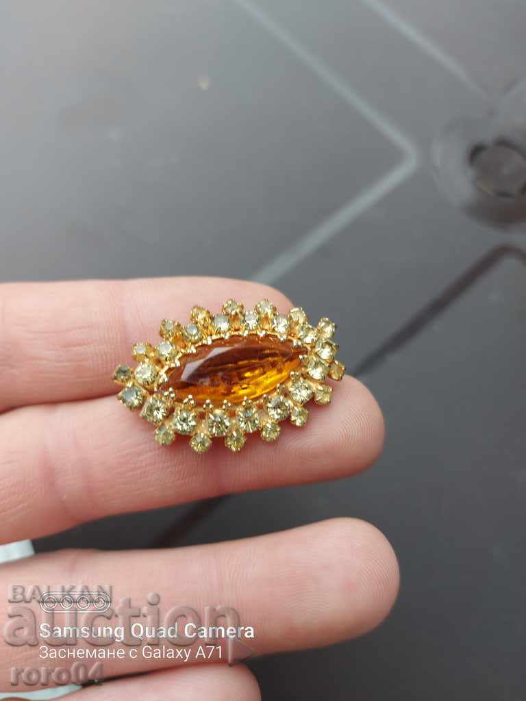 BROOCH - OLD with price 22.50 BGN | € 11.50 BROOCH - OLD with price 22.50 BGN | € 11.50