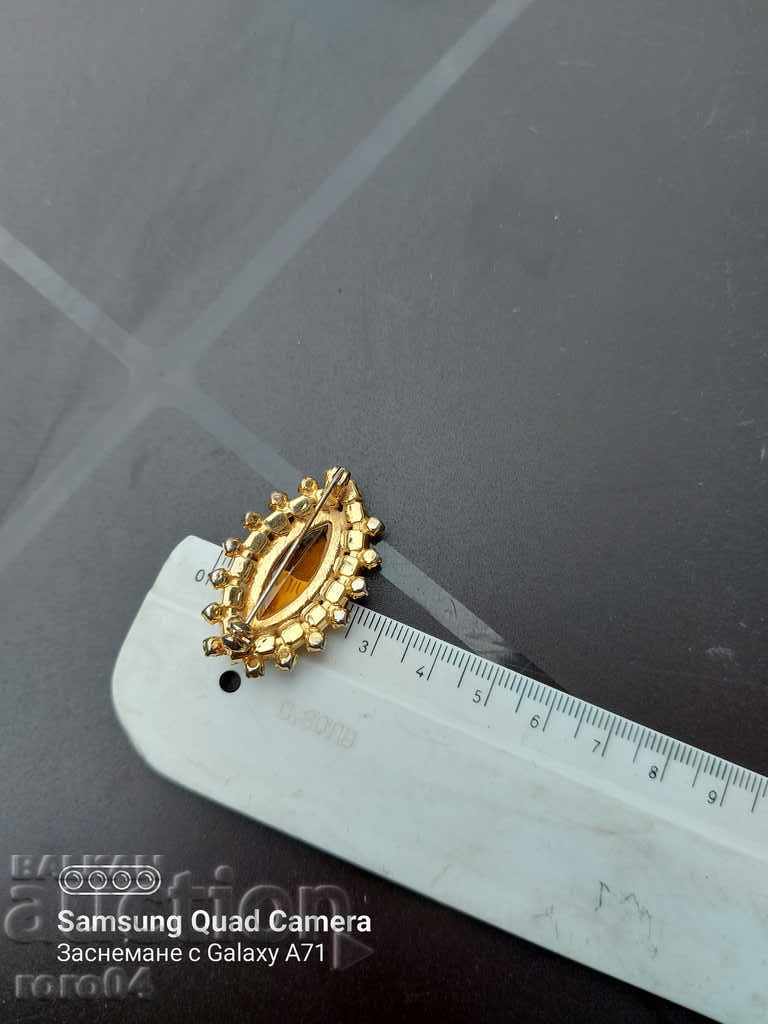 BROOCH - OLD - 6