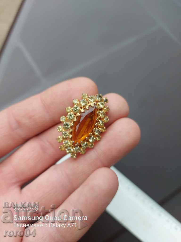 BROOCH - OLD - 7