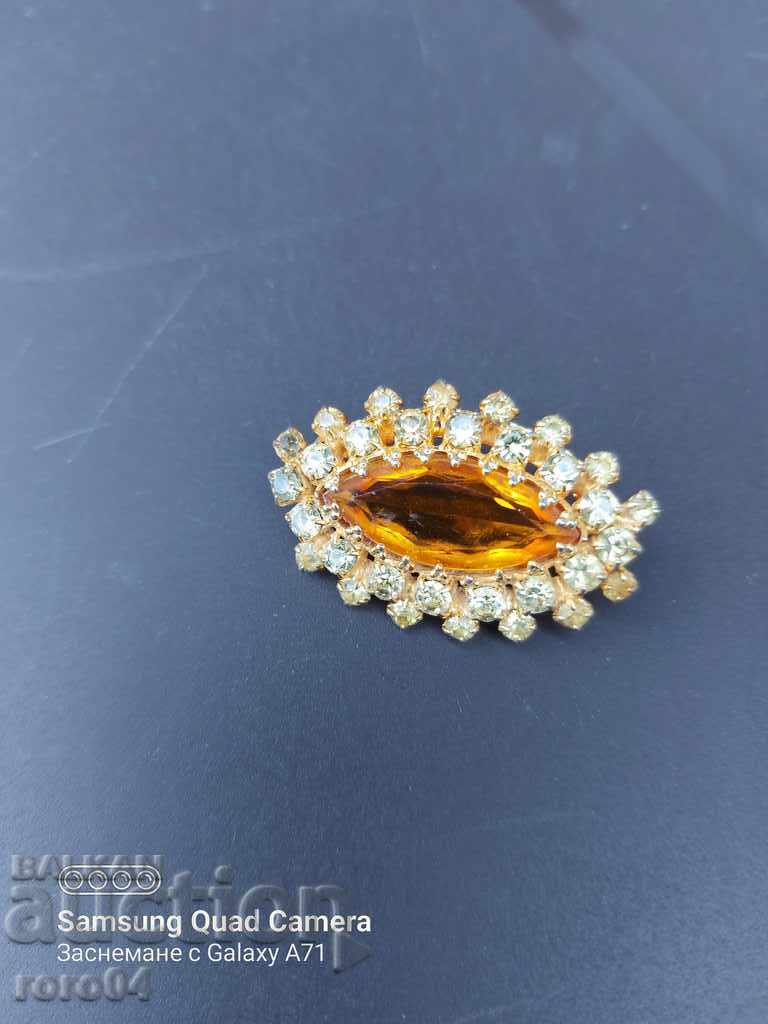 BROOCH - OLD