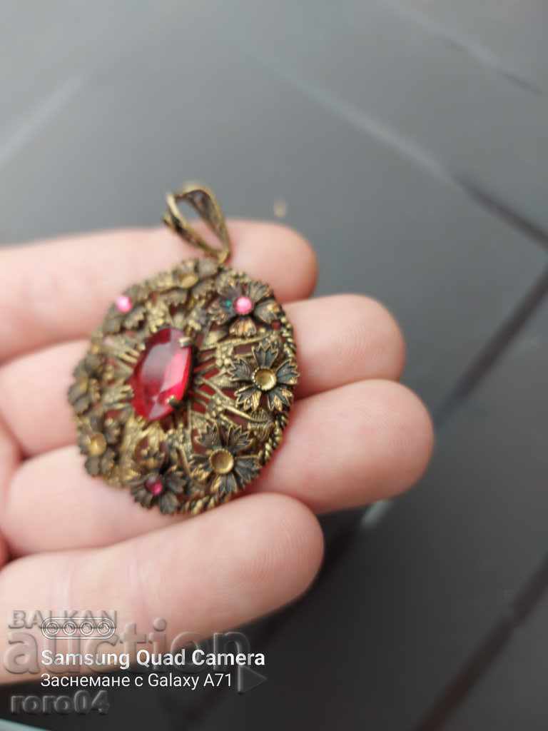 Delivery of NECKLACE - OLD