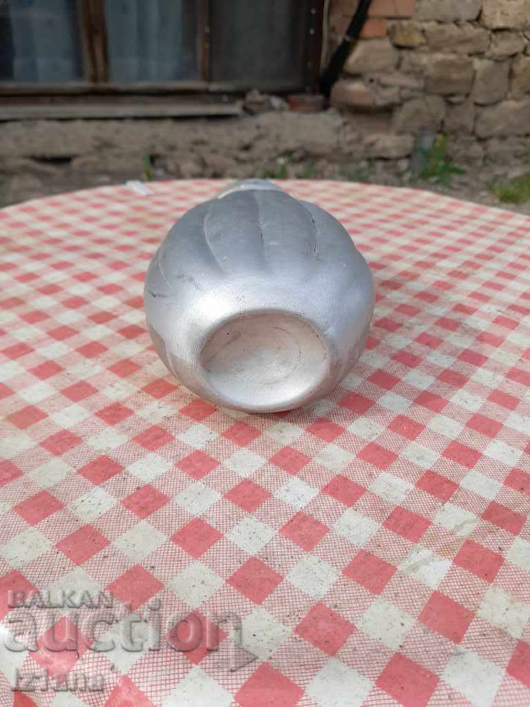 An old pot - 5 An old pot - 5