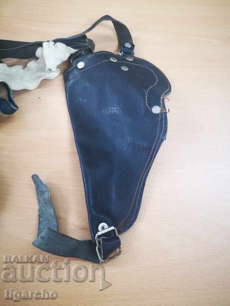 Retro police holster with price 40.00 BGN | € 20.45 Retro police holster with price 40.00 BGN | € 20.45