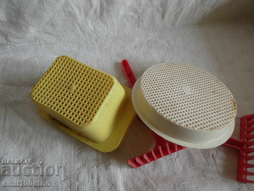 Auction Children's beach toys from the sieve and paddle 2 sets Auction Children's beach toys from the sieve and paddle 2 sets