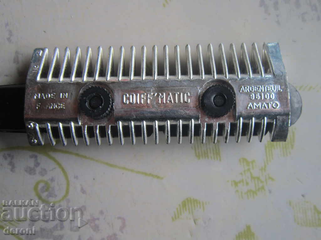 Rare razor comb with price 15.00 BGN | € 7.67 Rare razor comb with price 15.00 BGN | € 7.67