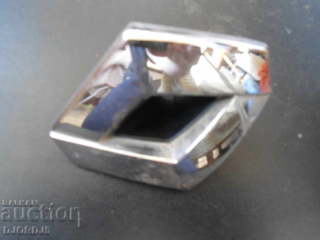 RENAULT logo with price 2.00 BGN | € 1.02 RENAULT logo with price 2.00 BGN | € 1.02