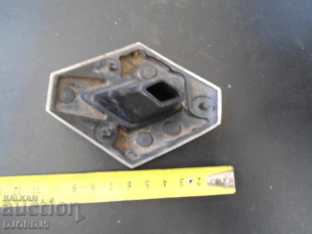 Delivery of RENAULT logo Delivery of RENAULT logo