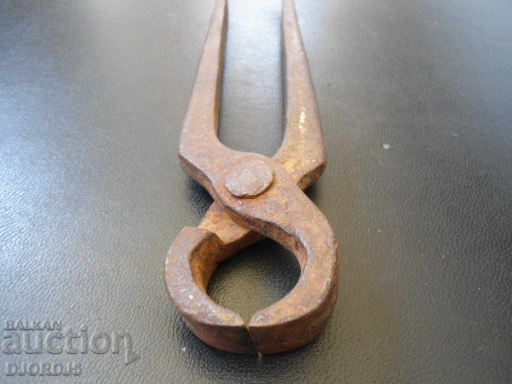 Auction Old pliers Auction Old pliers