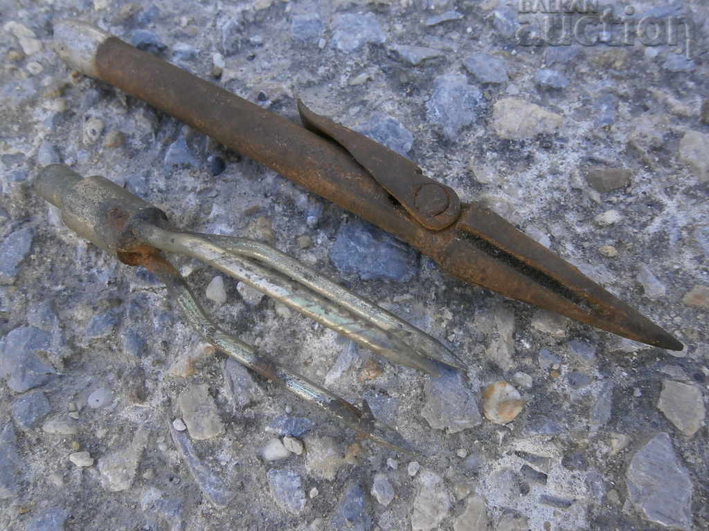 Delivery of lot two arrows for fishing Delivery of lot two arrows for fishing