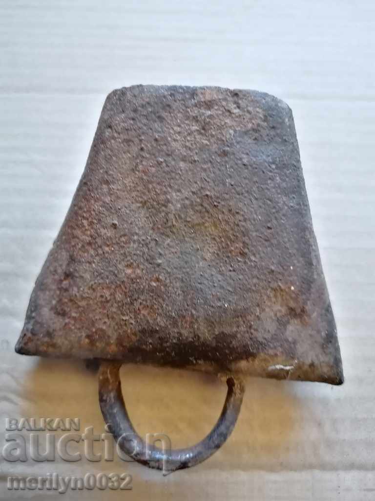 Παλιά κουδουνίστρα, κουδούνι, καμπάνα με τιμή 27.00 BGN | € 13.80 Παλιά κουδουνίστρα, κουδούνι, καμπάνα με τιμή 27.00 BGN | € 13.80