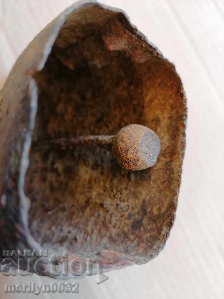 Παράδοση Παλιά κουδουνίστρα, κουδούνι, καμπάνα Παράδοση Παλιά κουδουνίστρα, κουδούνι, καμπάνα