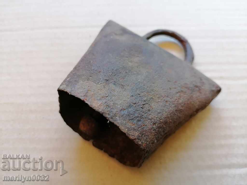 Παλιά κουδουνίστρα, κουδούνι, καμπάνα - 7 Παλιά κουδουνίστρα, κουδούνι, καμπάνα - 7