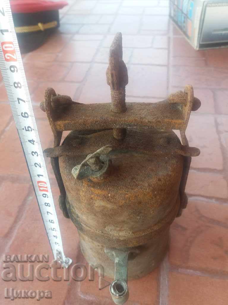 OLD CARABID MINER LAMP LANTERN with price 50.00 BGN | € 25.56 OLD CARABID MINER LAMP LANTERN with price 50.00 BGN | € 25.56