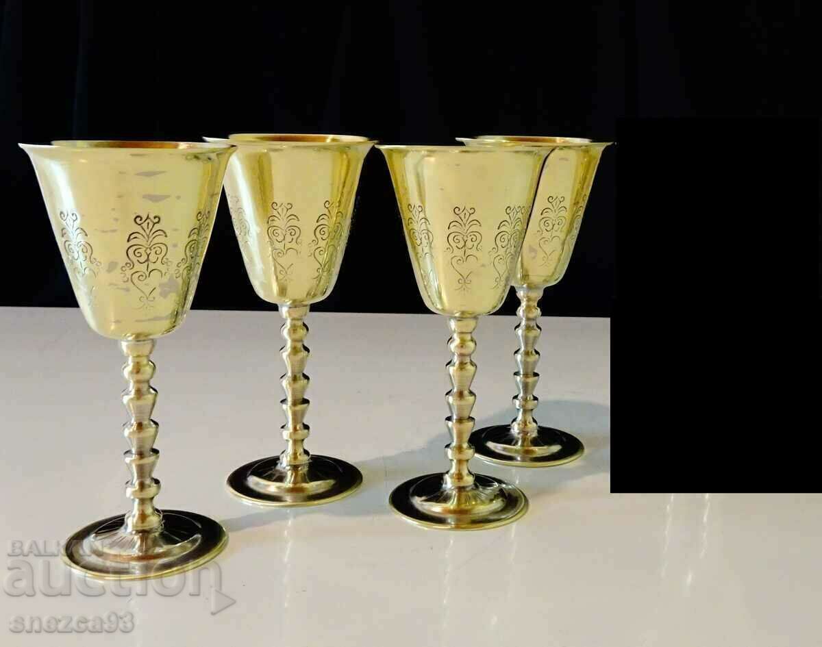 Ψηλά μπρούτζινα ποτήρια ρακιού, χαραγμένα με τιμή 89.00 BGN | € 45.50 Ψηλά μπρούτζινα ποτήρια ρακιού, χαραγμένα με τιμή 89.00 BGN | € 45.50