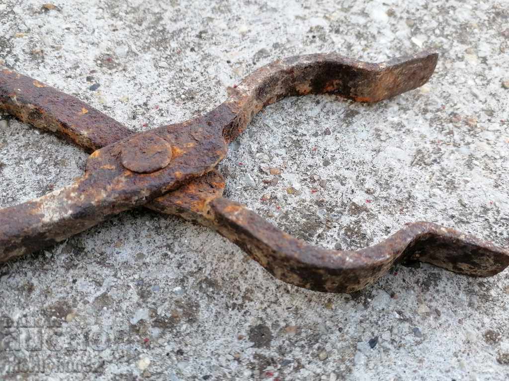 Forging pliers wrought iron tool with price 43.00 BGN | € 21.99 Forging pliers wrought iron tool with price 43.00 BGN | € 21.99