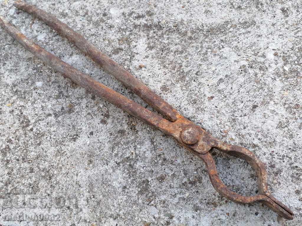 Auction Forging pliers wrought iron tool Auction Forging pliers wrought iron tool