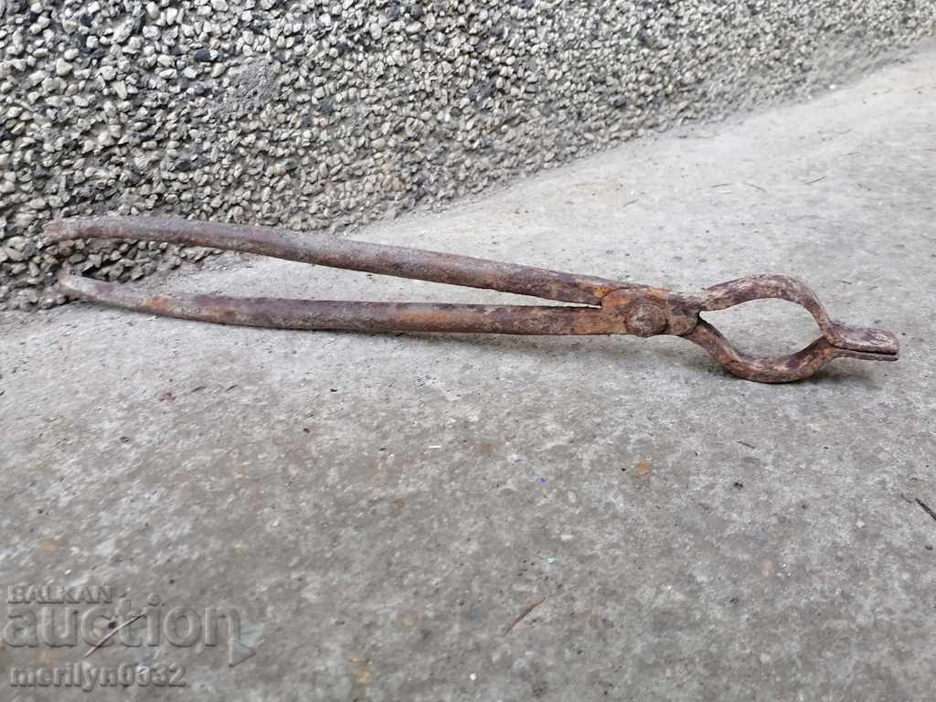 Delivery of Forging pliers wrought iron tool Delivery of Forging pliers wrought iron tool