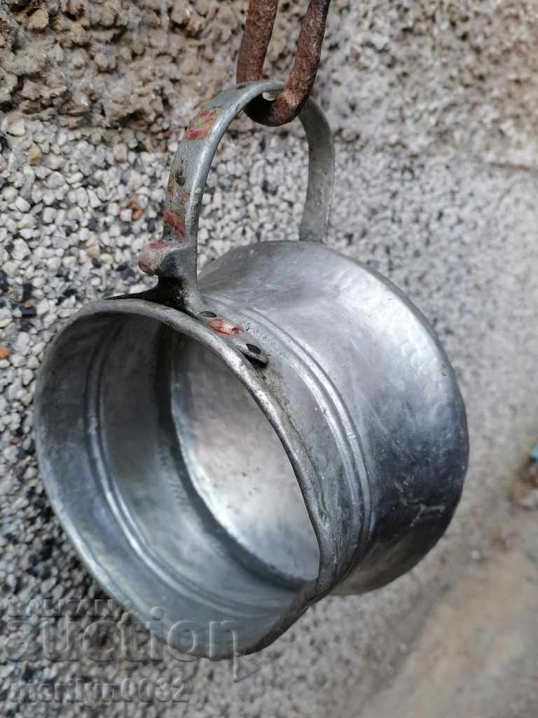 Auction Old tin can, pit, copper, cauldron, cauldron pitcher Auction Old tin can, pit, copper, cauldron, cauldron pitcher