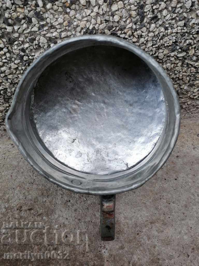 Delivery of Old tin can, pit, copper, cauldron, cauldron pitcher Delivery of Old tin can, pit, copper, cauldron, cauldron pitcher