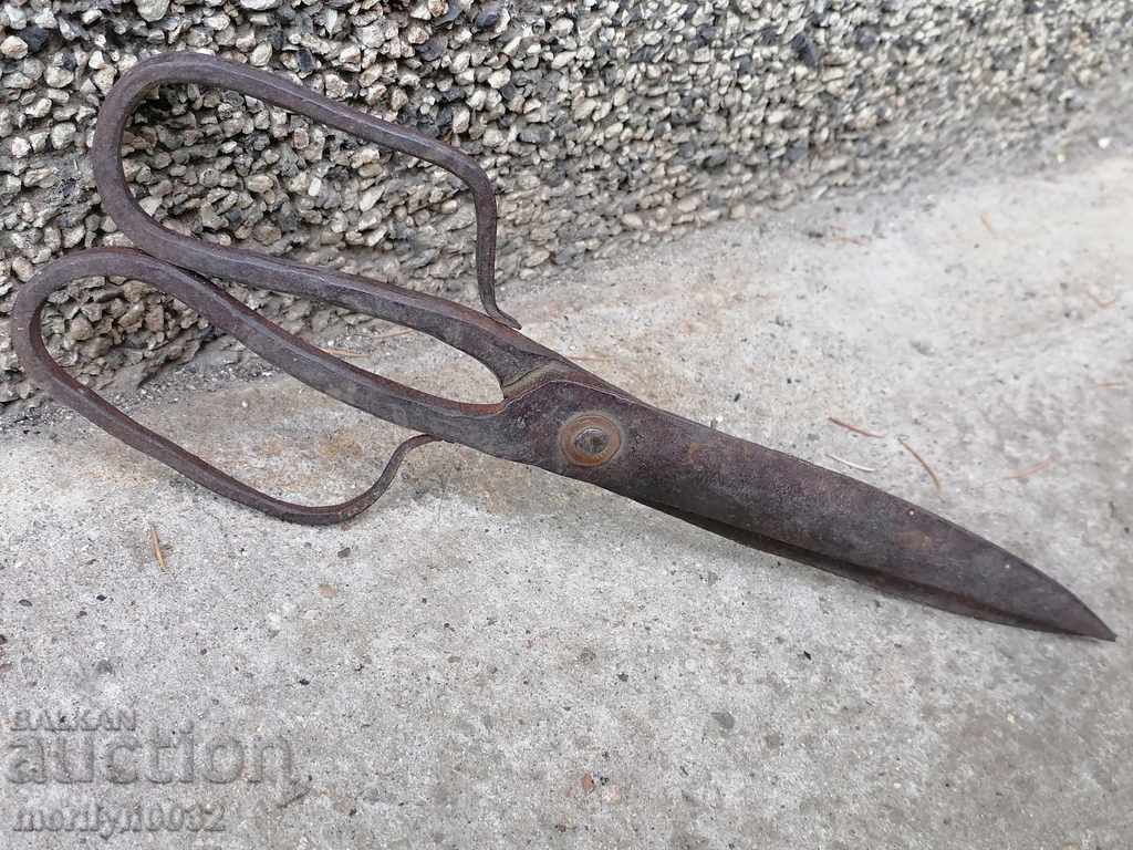 Auction  Old wrought iron scissors, knife, wrought iron scissors