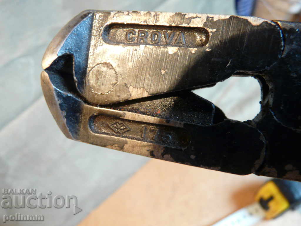 Auction Massive pliers cutters - CROVA Auction Massive pliers cutters - CROVA