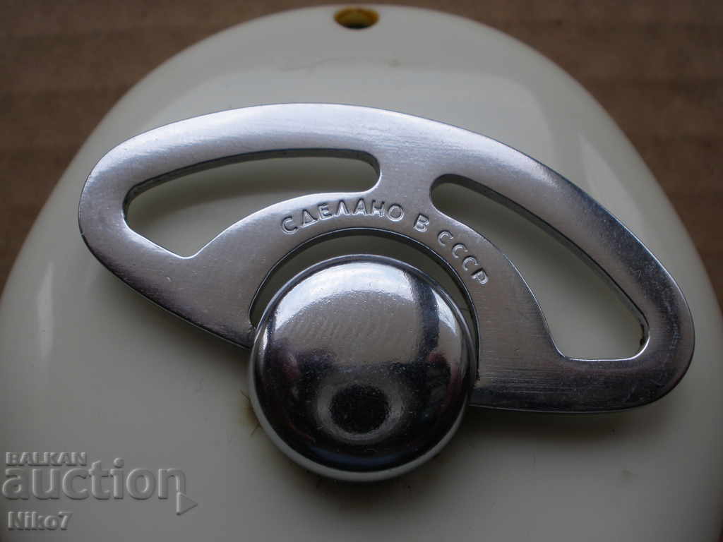 Παράδοση Vintage, μηχανικό ξυράφι-ΕΣΣΔ. Παράδοση Vintage, μηχανικό ξυράφι-ΕΣΣΔ.