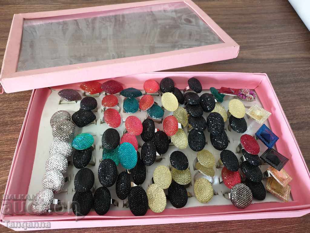 Large lot of rings - 6